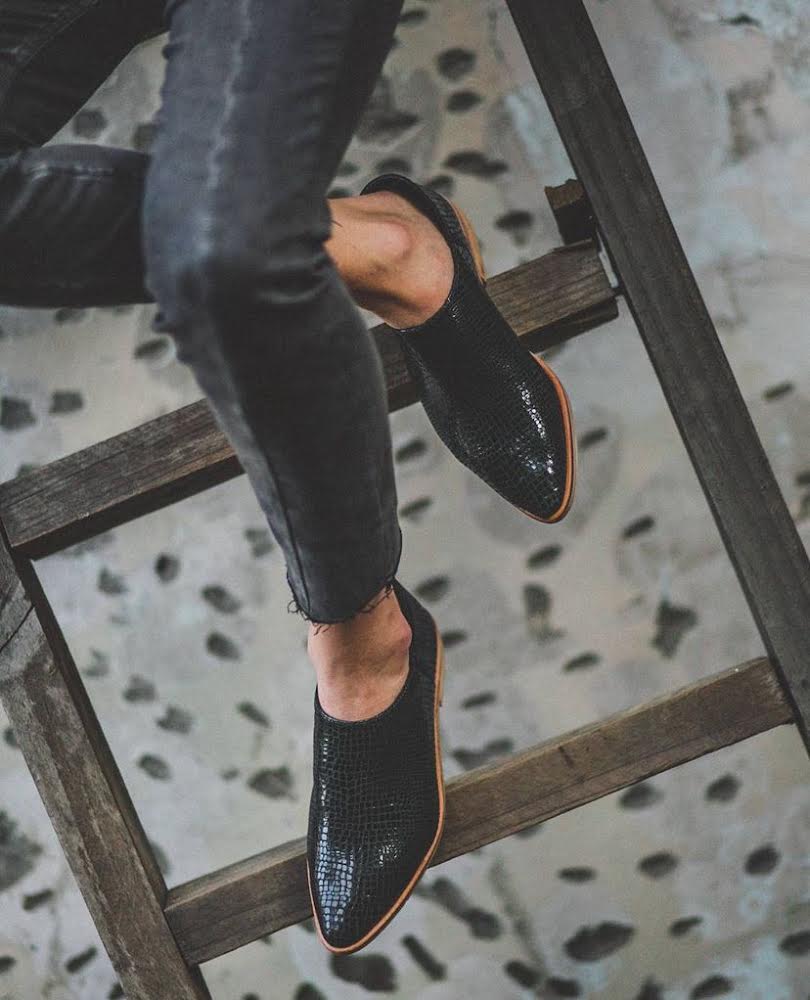 Maximus black shinny